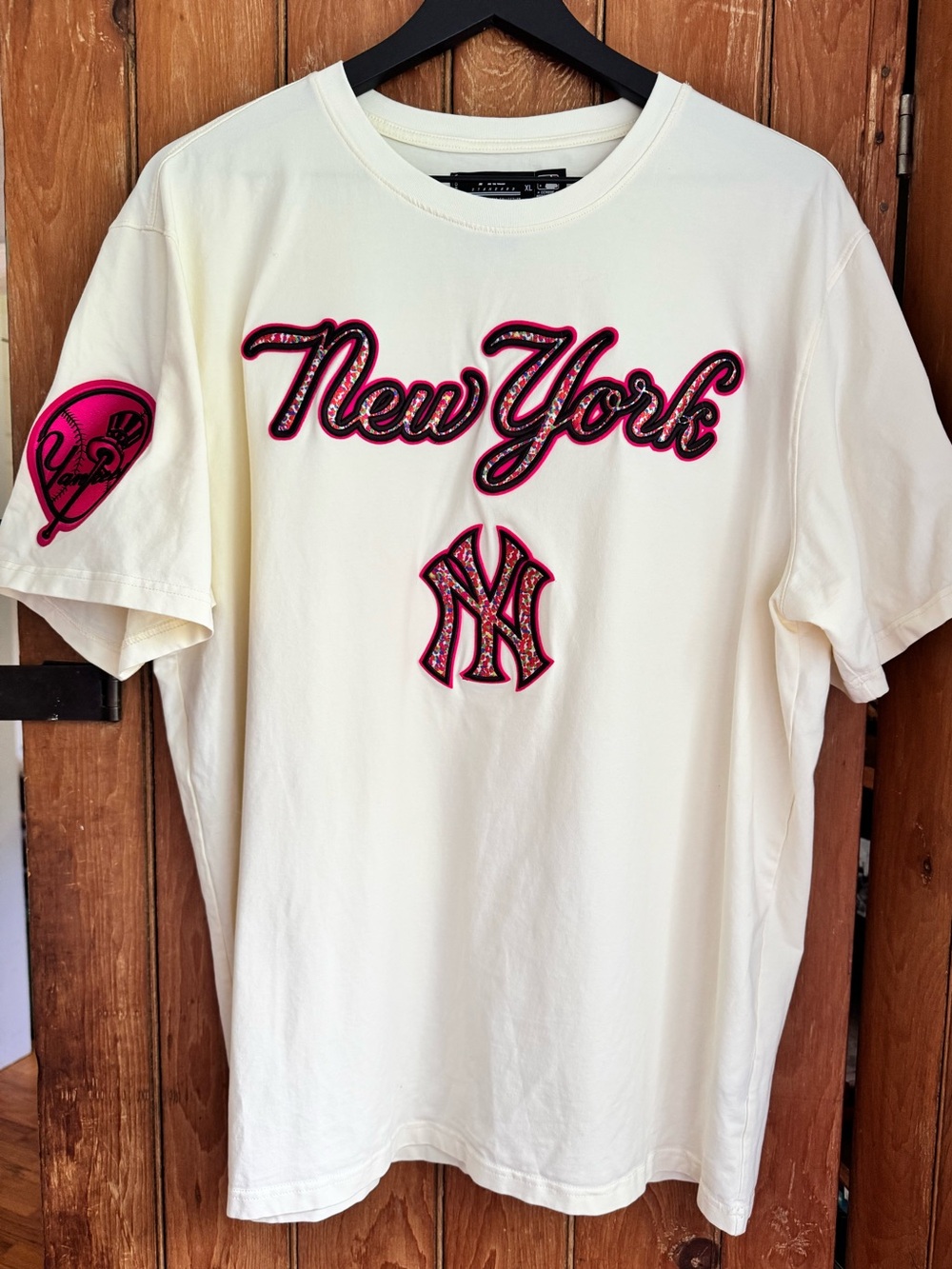Pro Standard MLB NY Yankees Confetti Cream Off White Embroidered Tee XL NWOT